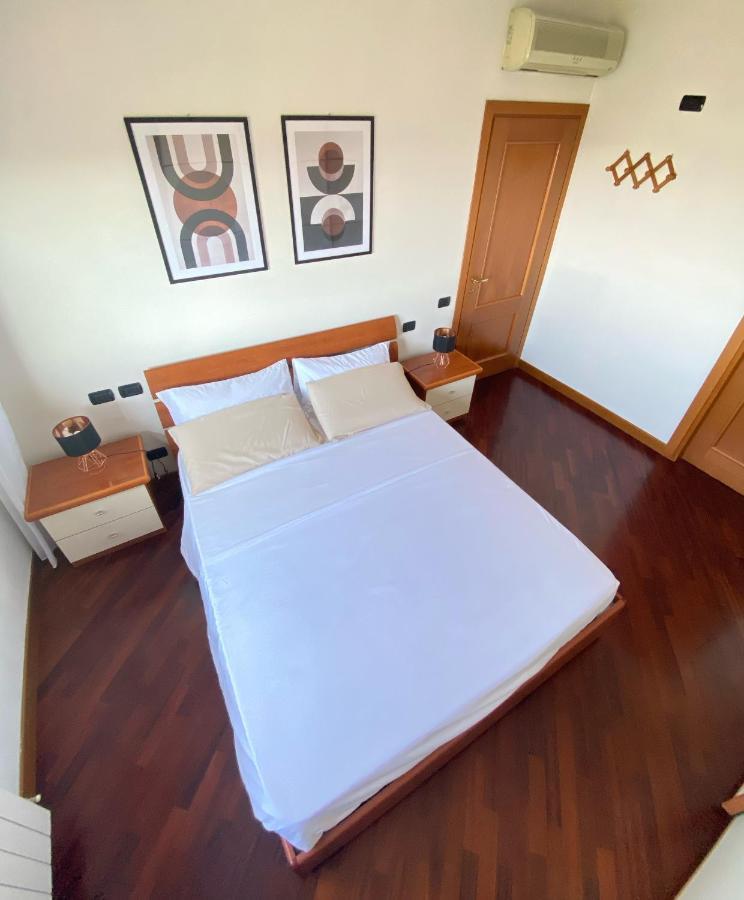 Sunset Escape Apartment - Panoramic Terrace Fiumicino Kültér fotó